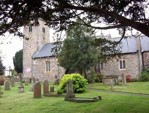 Oorlogsgraf van het Gemenebest St. Isan Churchyard