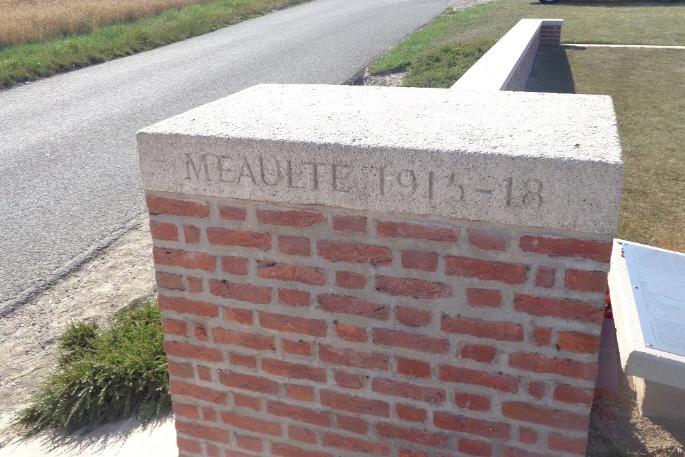 Oorlogsbegraafplaats van het Gemenebest Meaulte #3