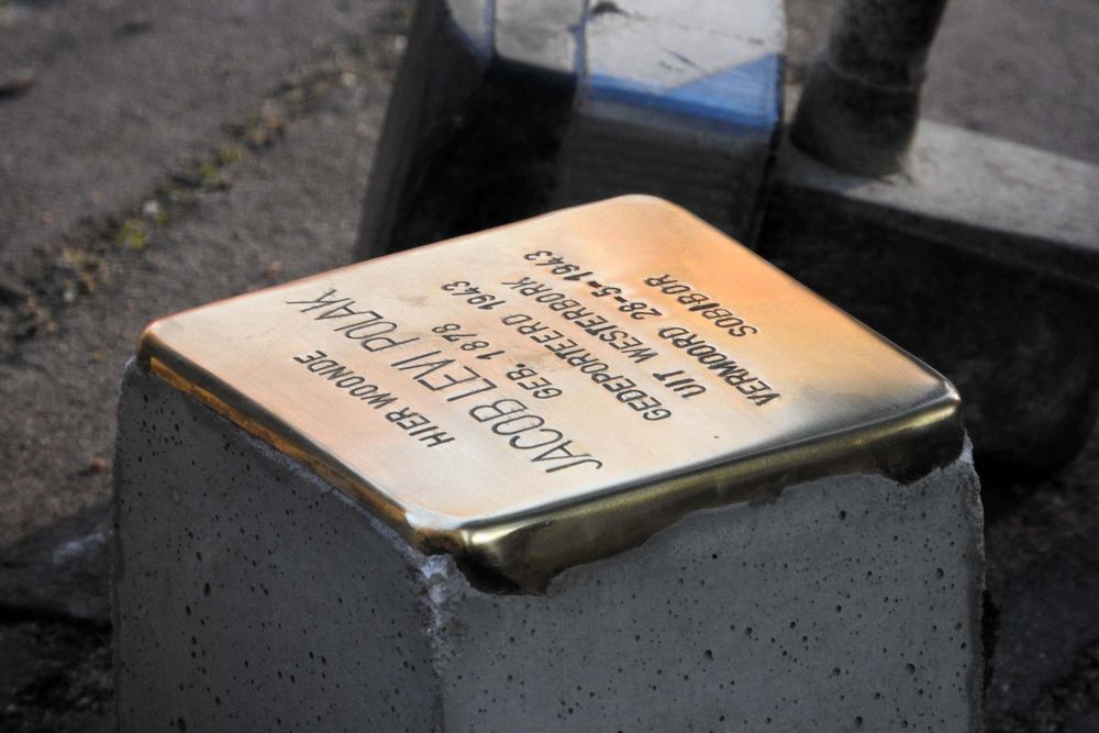 Stolpersteine Dorp 40 (nu Koekendijk 1) #2