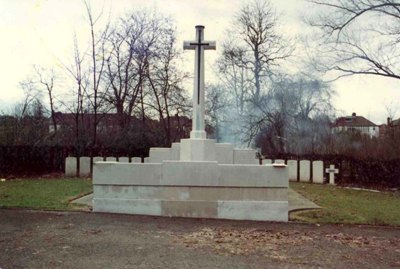 Commonwealth War Graves Hendon Cemetery #1