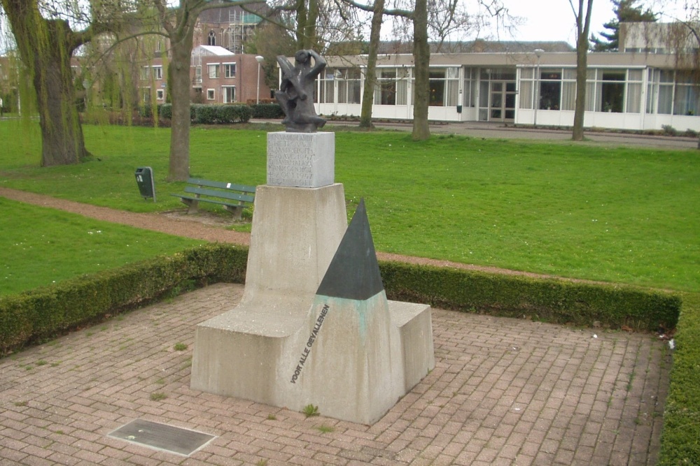 War Memorial Etten-Leur #1