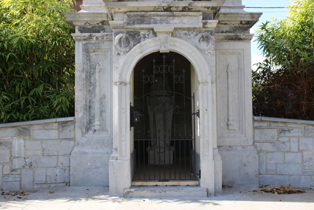 Oorlogsmonument Strépy-Bracquegnies #2