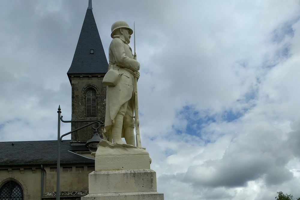 Oorlogsmonument Larochemillay #4