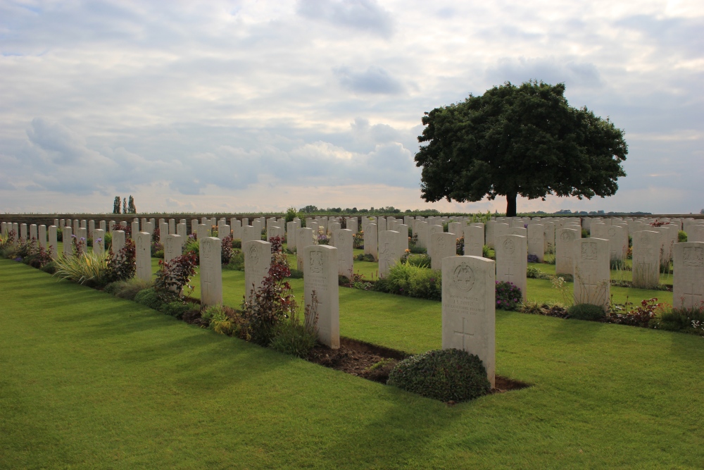 Commonwealth War Cemetery Ruyaulcourt #3