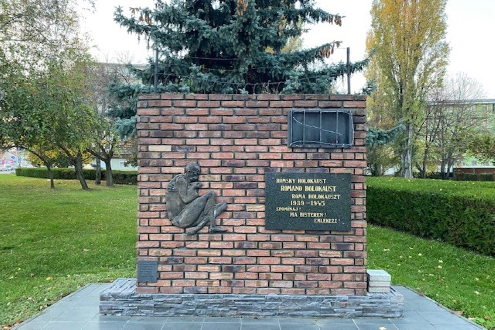 Monument Roma Holocaust #2