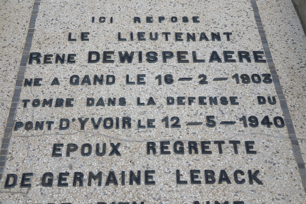 Belgische Oorlogsgraven Yvoir #4