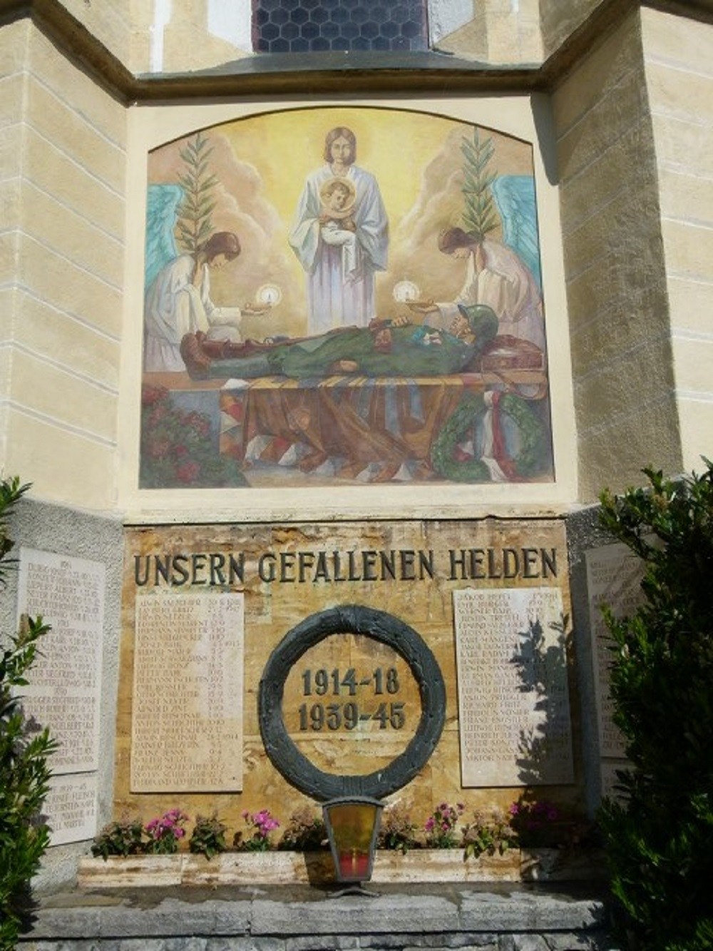 Monument Voor De Soldaten Die Sneuvelden In WO I En WO II Schruns #2