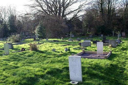 Commonwealth War Graves St Mary Churchyard #1