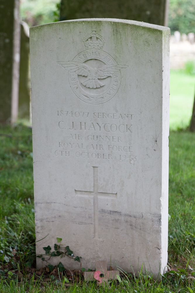 Oorlogsgraven van het Gemenebest All Saints Churchyard #3