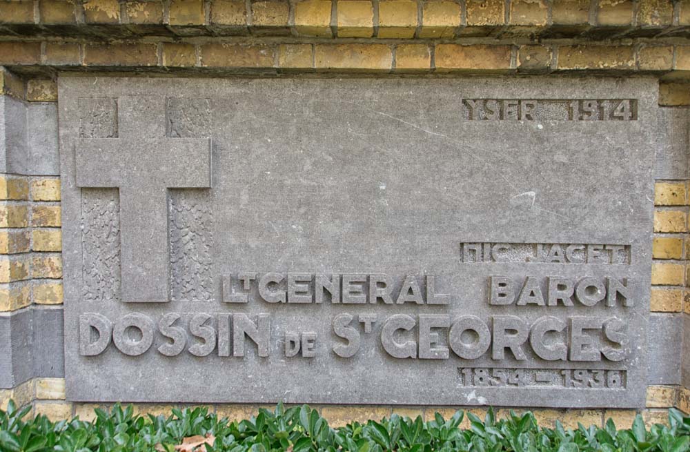 Monument Luitenant Generaal Dossin #2