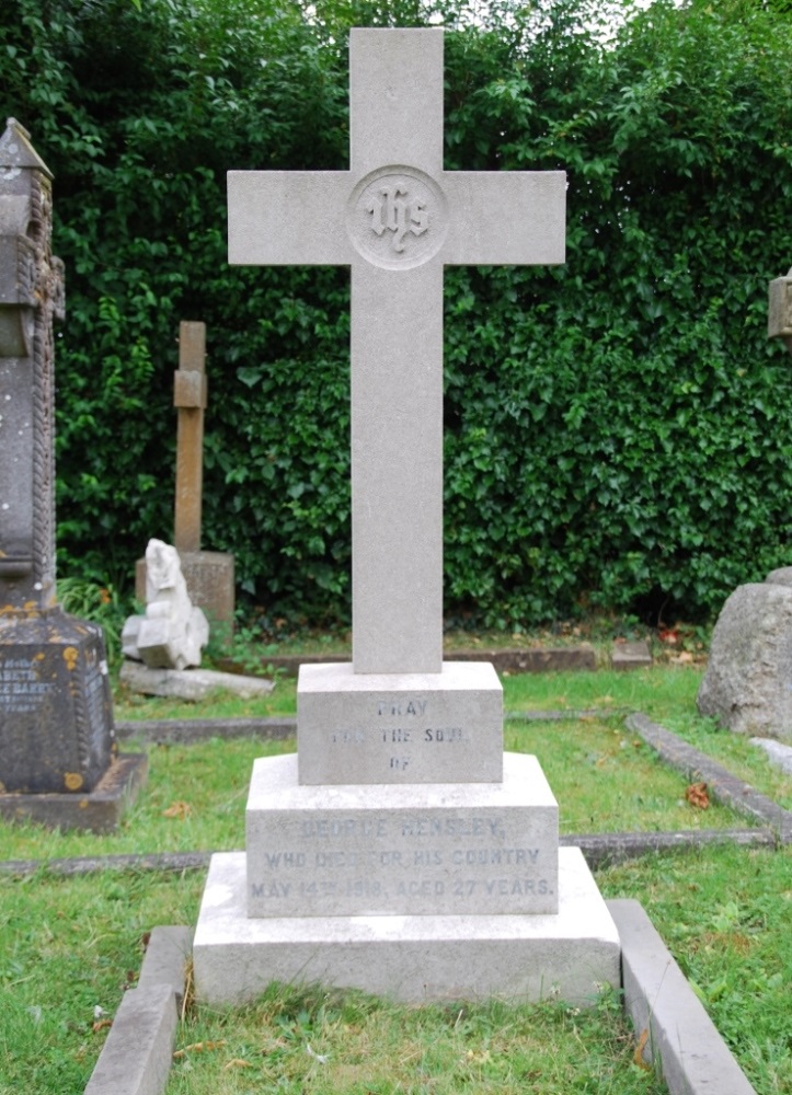 Commonwealth War Grave St. Saviour Roman Catholic Churchyard