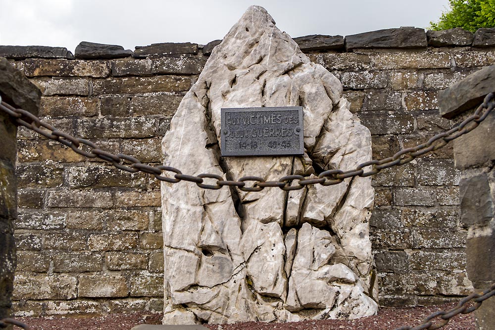 War Memorial Oneux #2