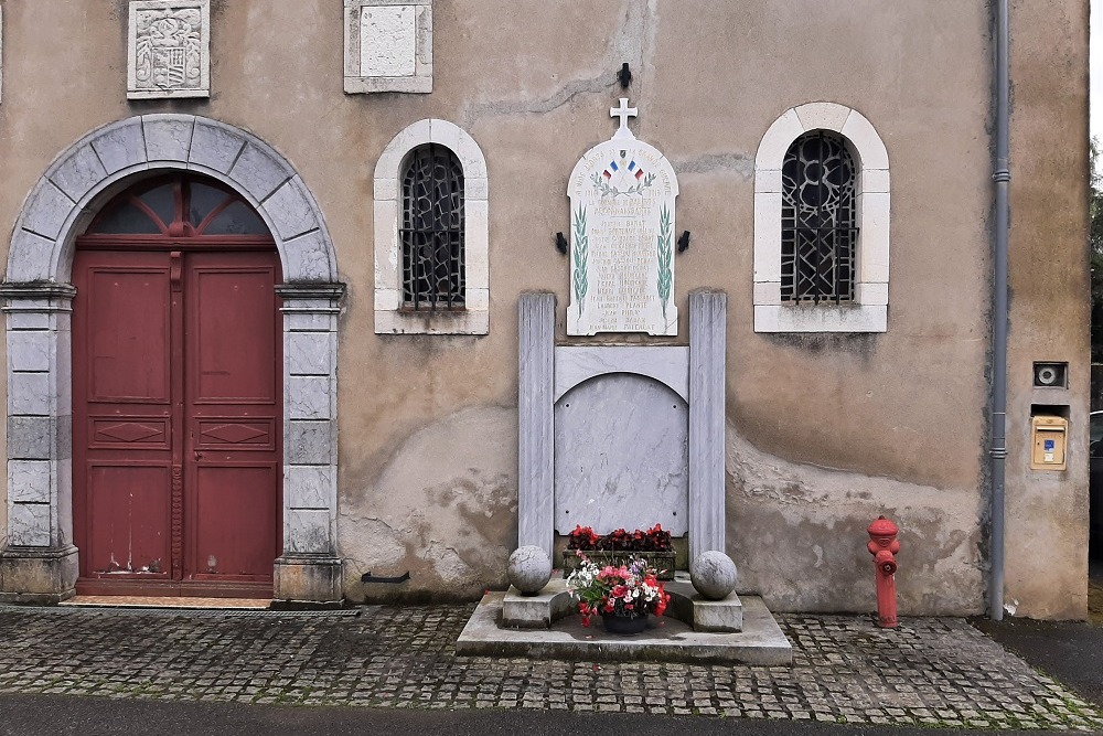 Oorlogsmonument Baliros #1