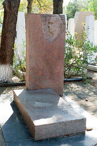 Grave Hero of the Soviet Union A.I. Shaposhnikova