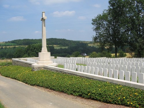 Commonwealth War Cemetery Pernois