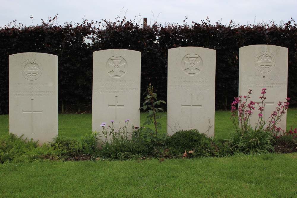 Oorlogsgraven van het Gemenebest Villers-Plouich #3