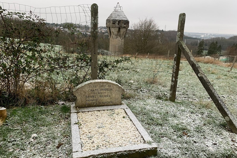 Belgisch Grafmonument Mathieu Deprez #2