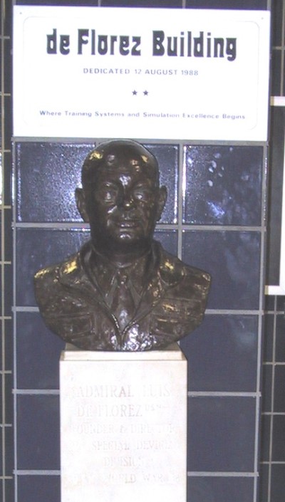 Bust Admiral Luis de Florez