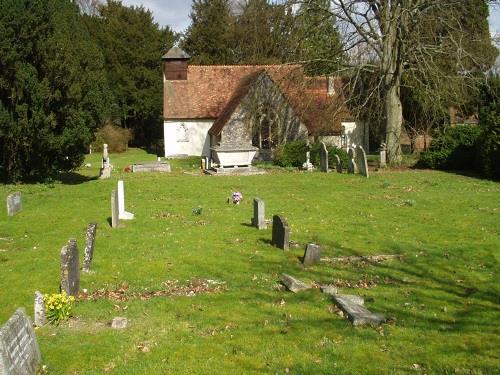 Commonwealth War Graves St. Simon and St. Jude Churchyard #1