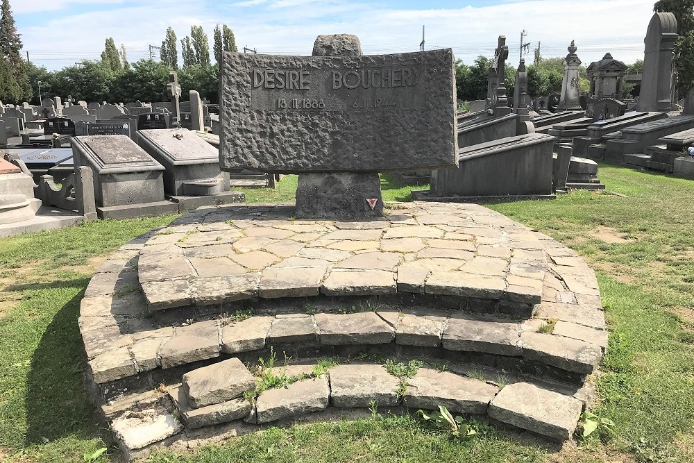 Memorial Bouchery Municipal Cemetery Mechelen #1