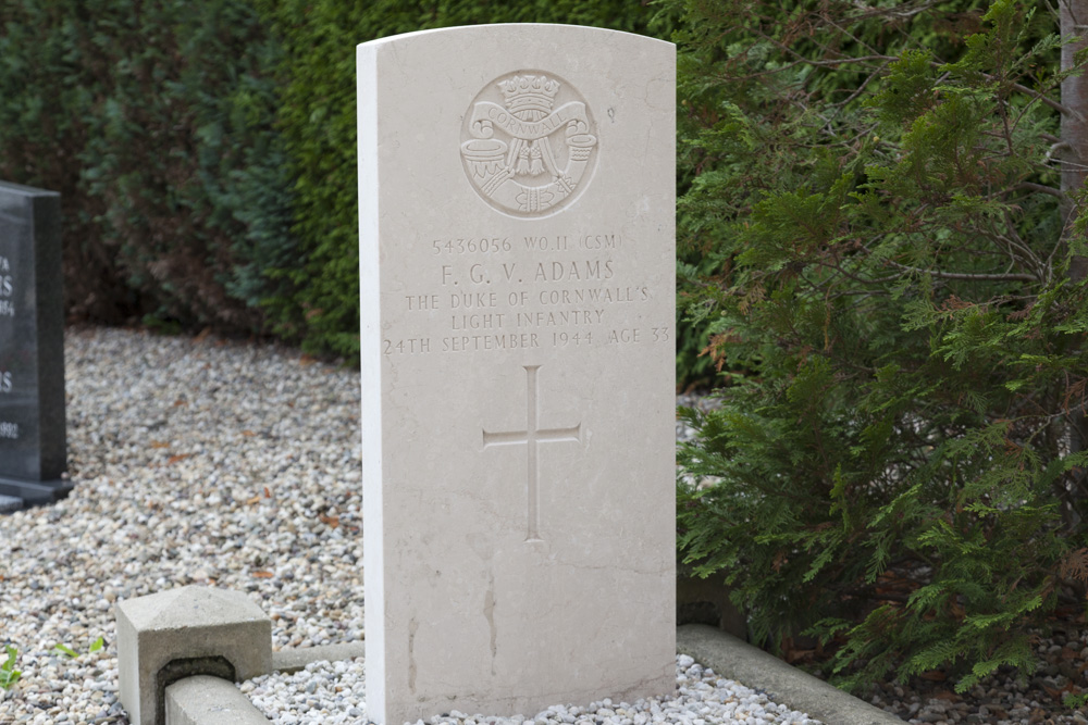 Commonwealth War Grave Protestant Cemetery Driel #1