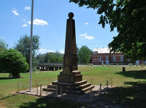 War Memorial Holbrook