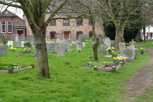 Commonwealth War Graves St John the Baptist Churchyard