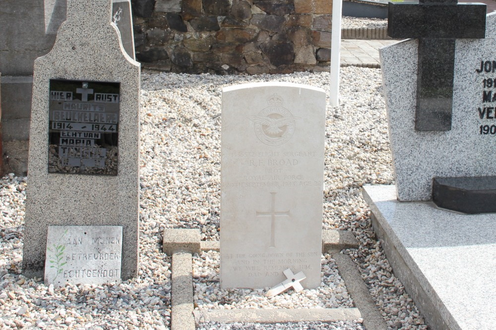 Commonwealth War Grave Vladslo #2
