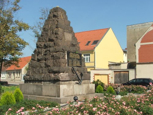 Monument Rode Leger #1