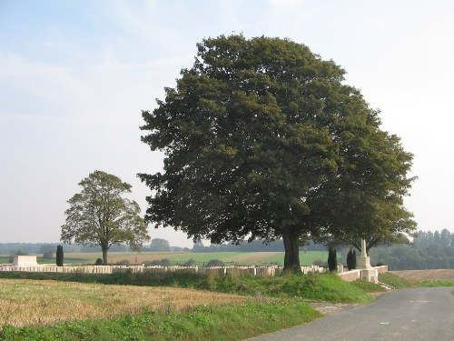 Oorlogsbegraafplaats van het Gemenebest Ligny-Saint-Flochel #1