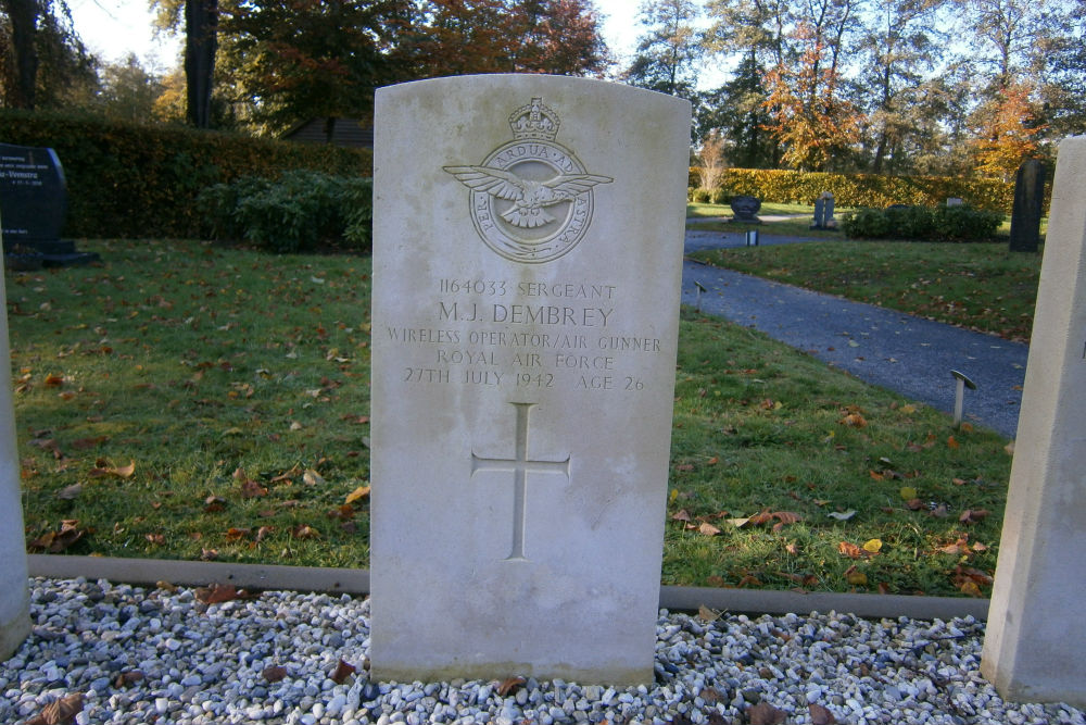 Commonwealth War Graves Protestant Cemetery Opeinde #4