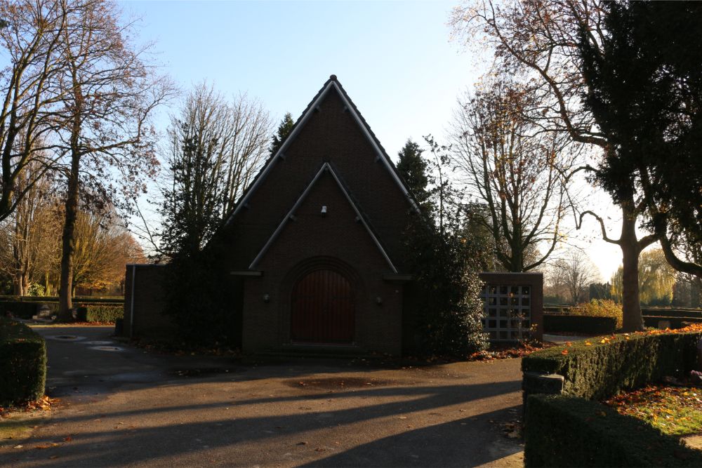 Dutch War Grave Tiel #2