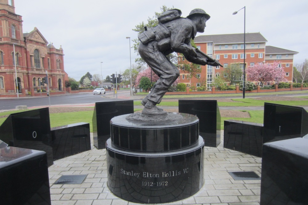 Oorlogsmonument Stanley Elton Hollis VC #2