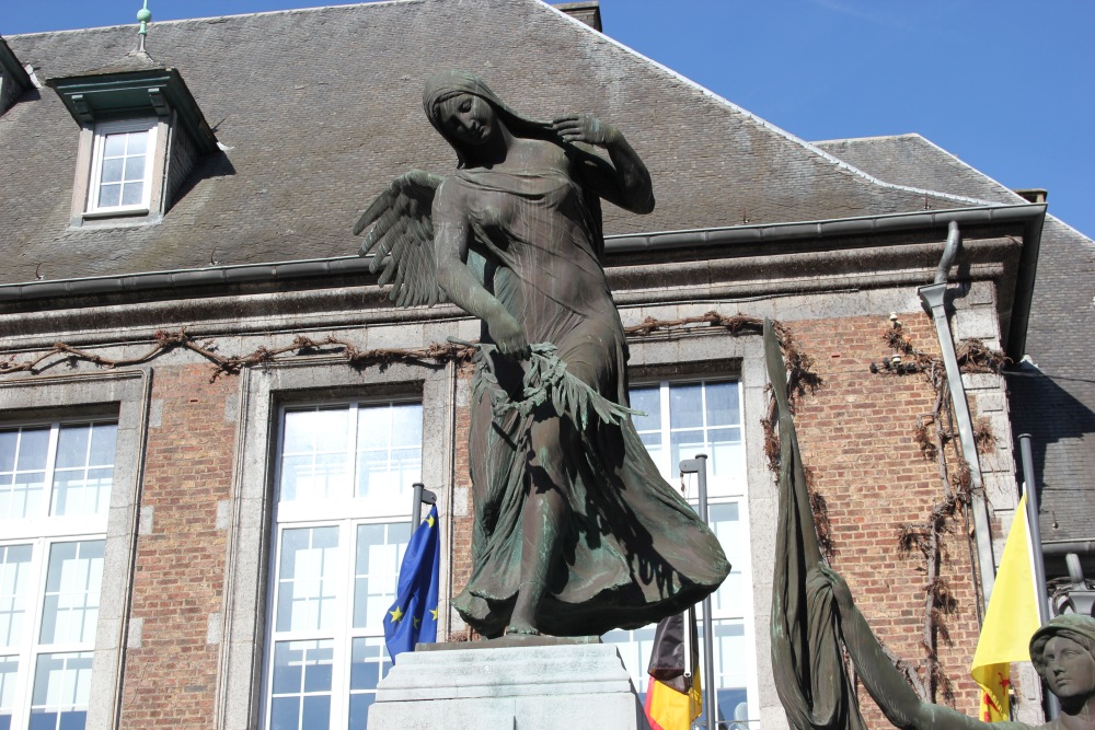 War Memorial Dinant #2