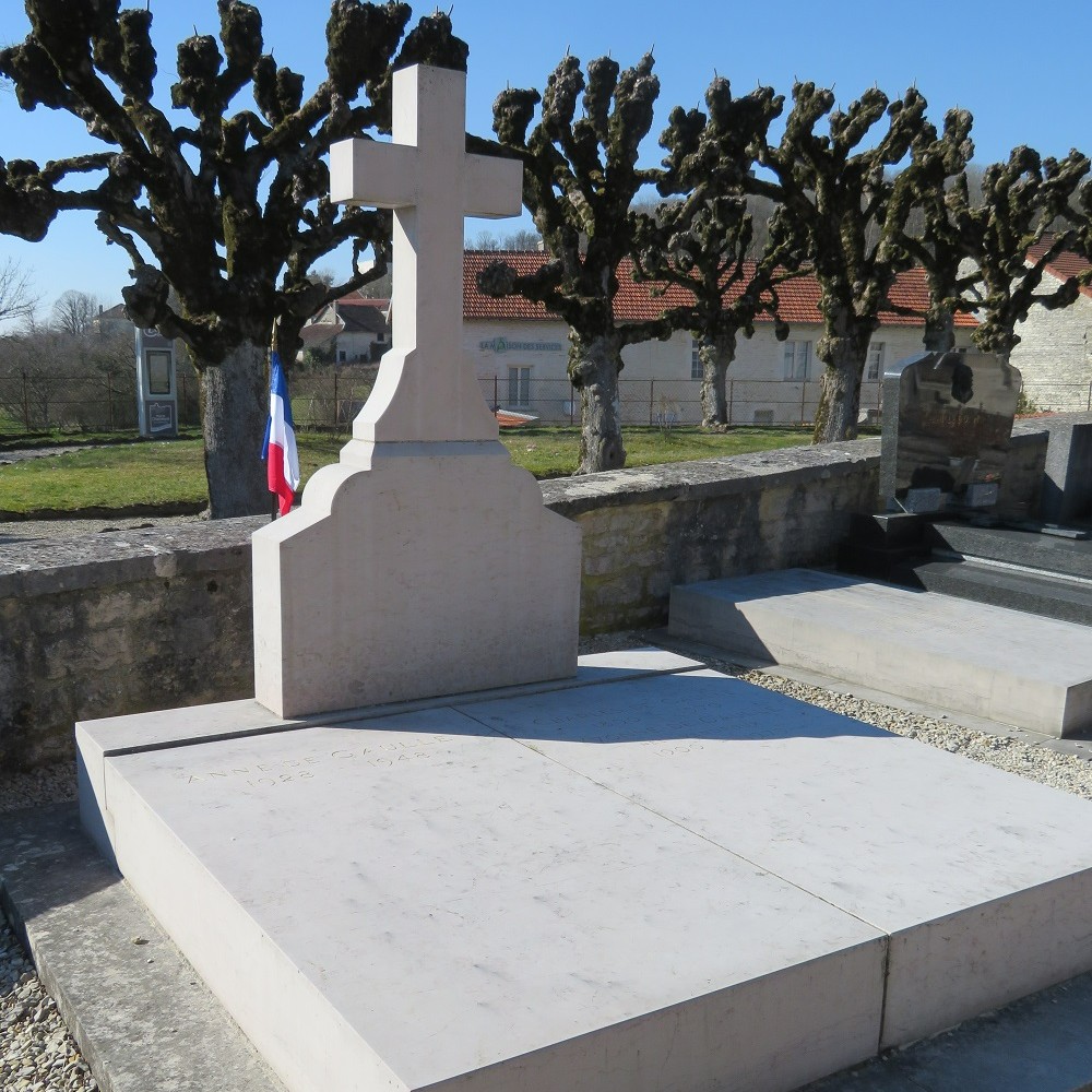 Grave Charles de Gaulle Colombey-les-Deux-glises #5