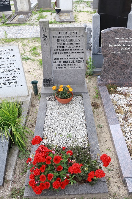 Nederlandse Oorlogsgraven Gemeentelijke Begraafplaats Middenbeemster #4