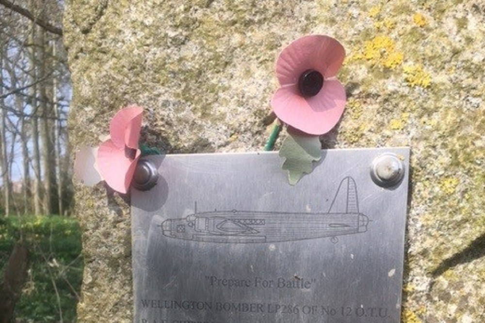 Memorial Wellington Bomber Chipping Warden