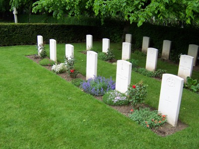Commonwealth War Graves Tottenham Cemetery #1