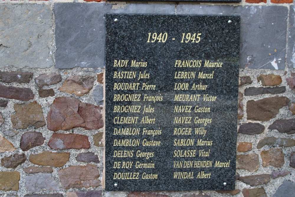 War Memorial Merbes-Sainte-Marie #4