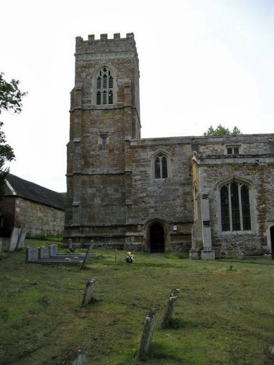 Oorlogsgraf van het Gemenebest St Peter Churchyard