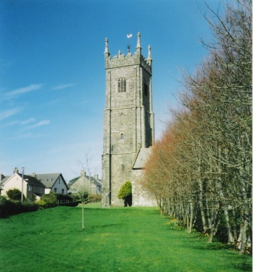 Oorlogsgraven van het Gemenebest St. Mary and St. Benedict Churchyard