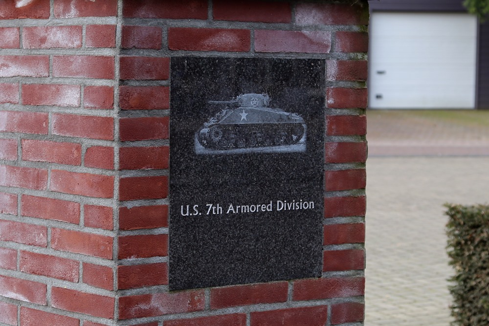 Monument 7de Amerikaanse Pantserdivisie #4