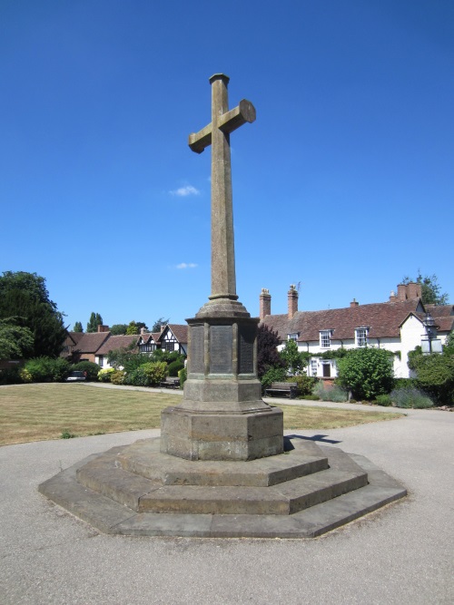 Oorlogsmonument Stratford-upon-Avon WW1 & Vlaggenmast Einde WO2