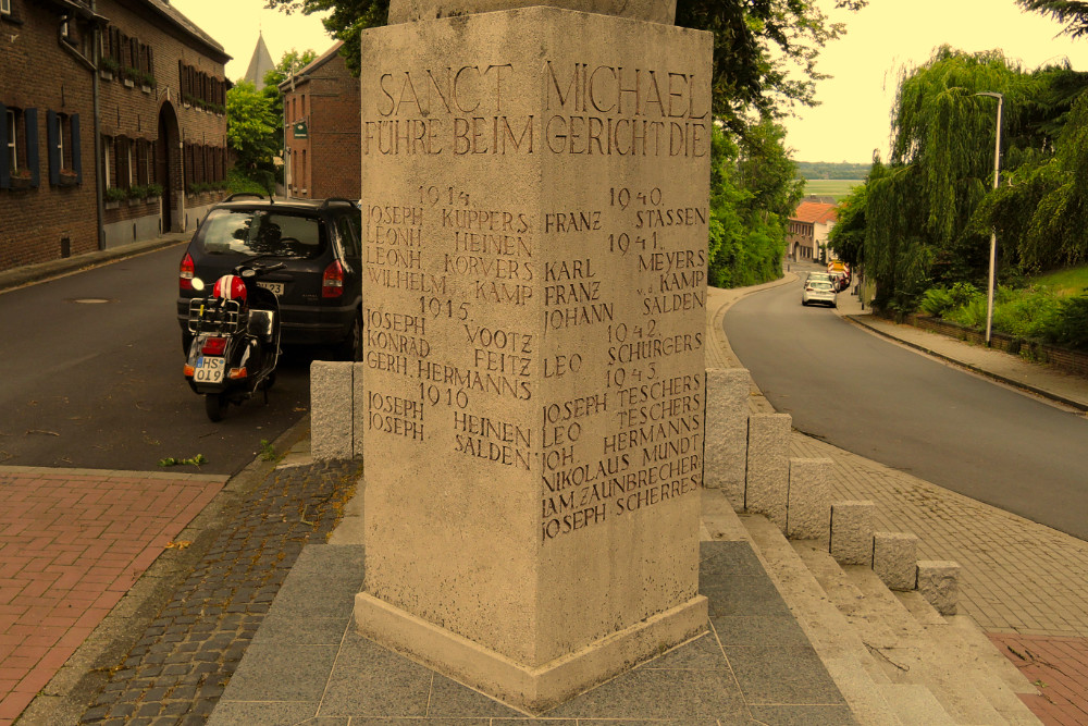 War Memorial Hillensberg #4