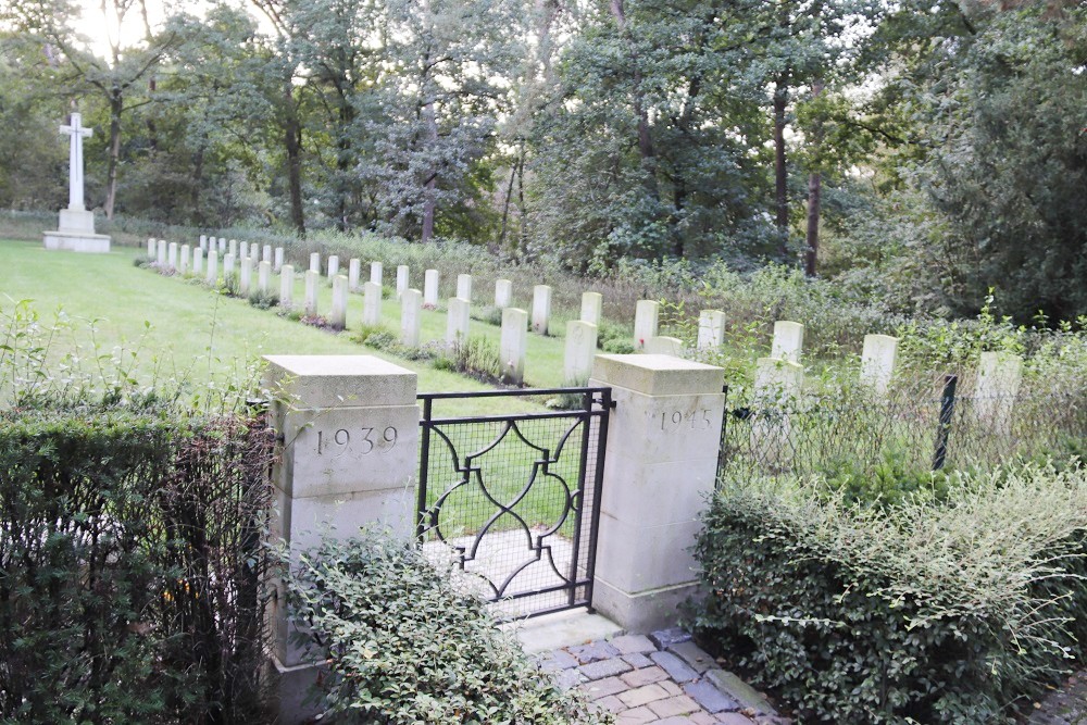 Oorlogsgraven van het Gemenebest Sterksel (Providentia)