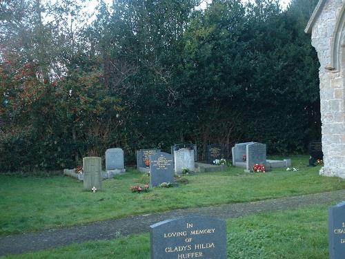 Commonwealth War Grave St. Mary Churchyard #1