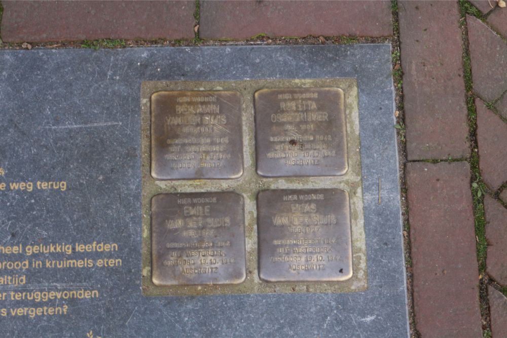 Stolpersteine Minderbroedersstraat 32 & 32a #3