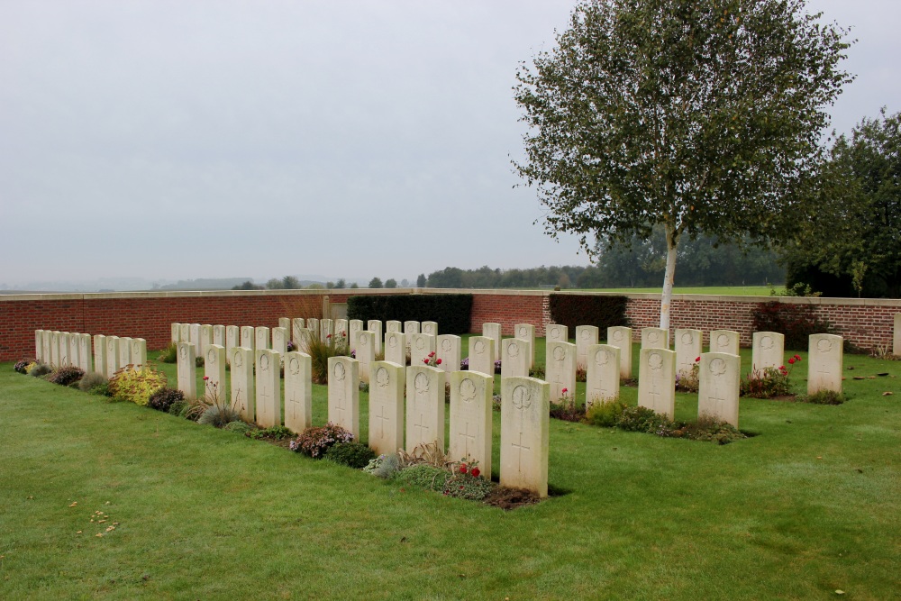 Commonwealth War Cemetery Bois-Carre #4