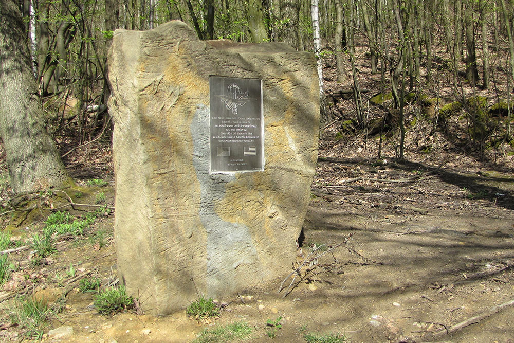 Memorial B-24 Liberator 885 Squadron (8-9 April 1945)