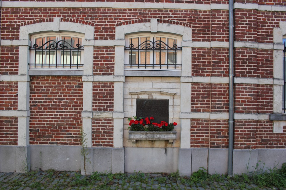 Monument Henri Bruneau Grez #1